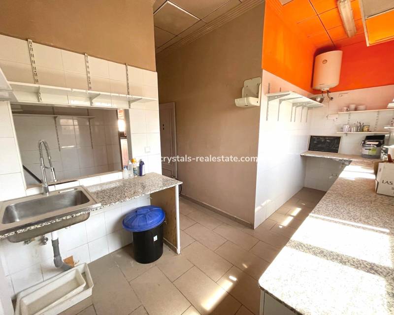 Resale - Commercial space - Algorfa - La Finca Golf