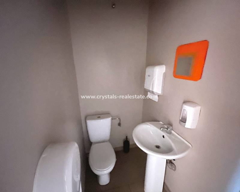 Resale - Commercial space - Algorfa - La Finca Golf